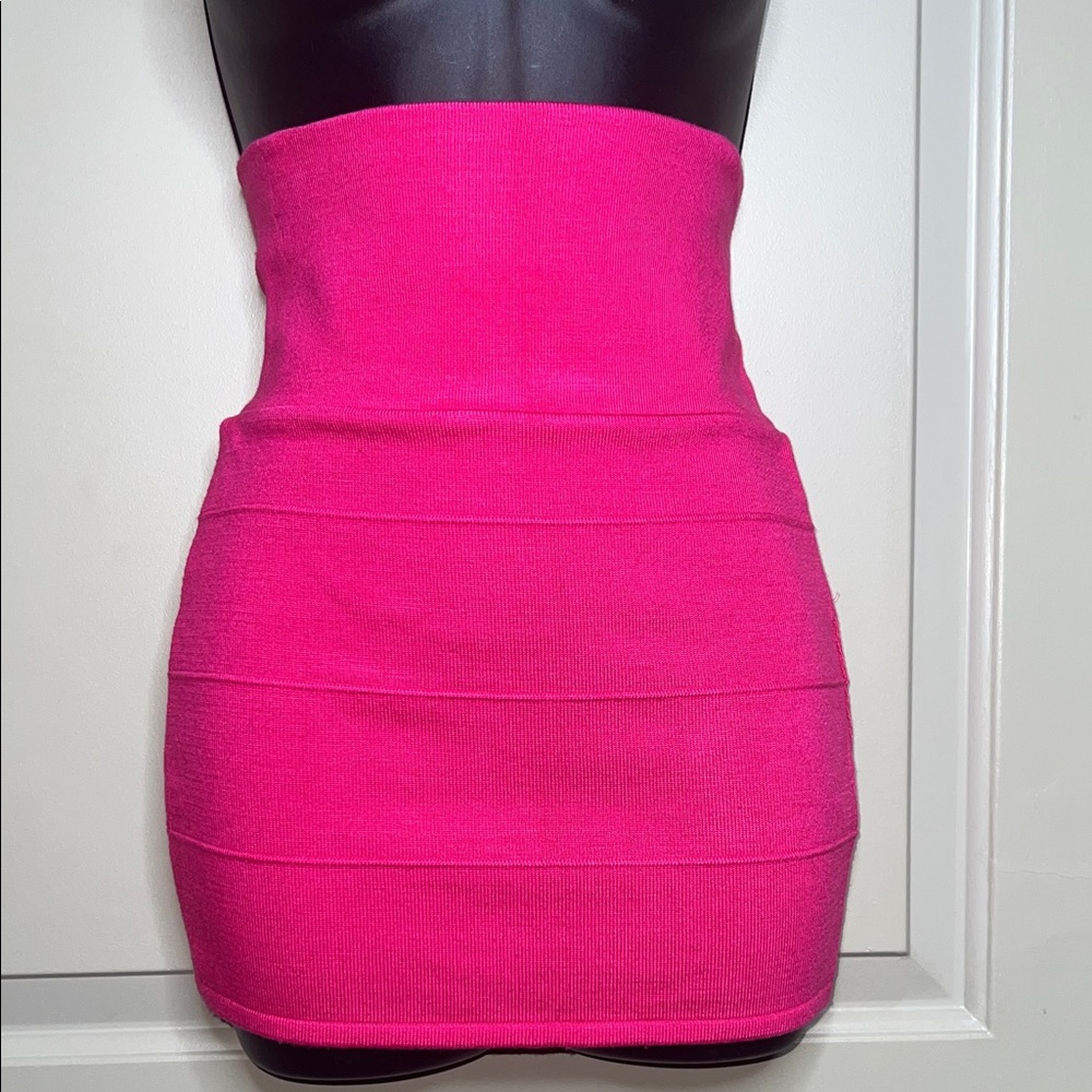 Chic Fuchsia Pencil Skirt for Women